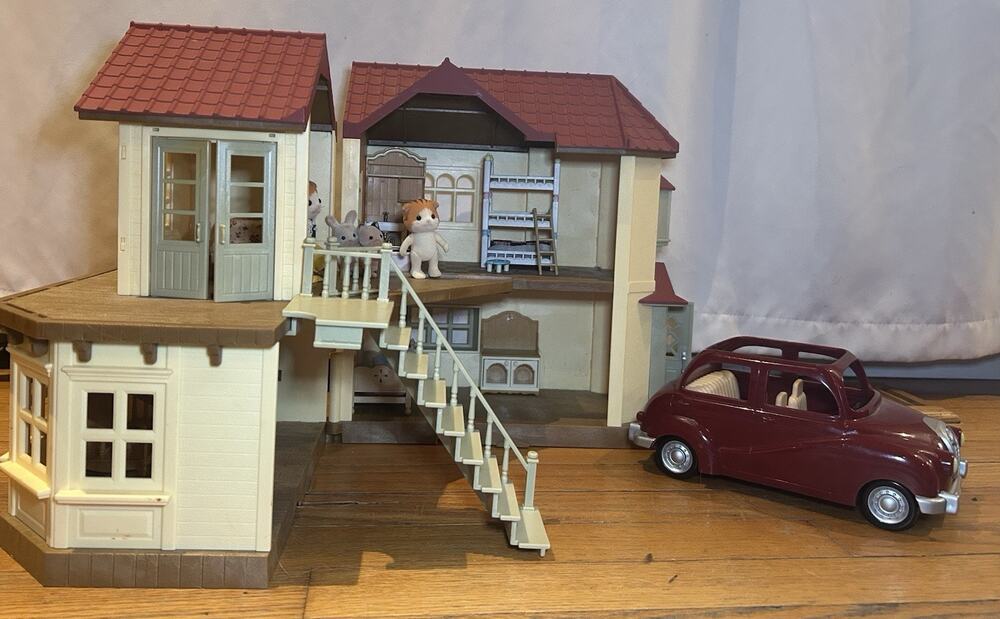 Calico Critters Red Roof Country Home and Minivan